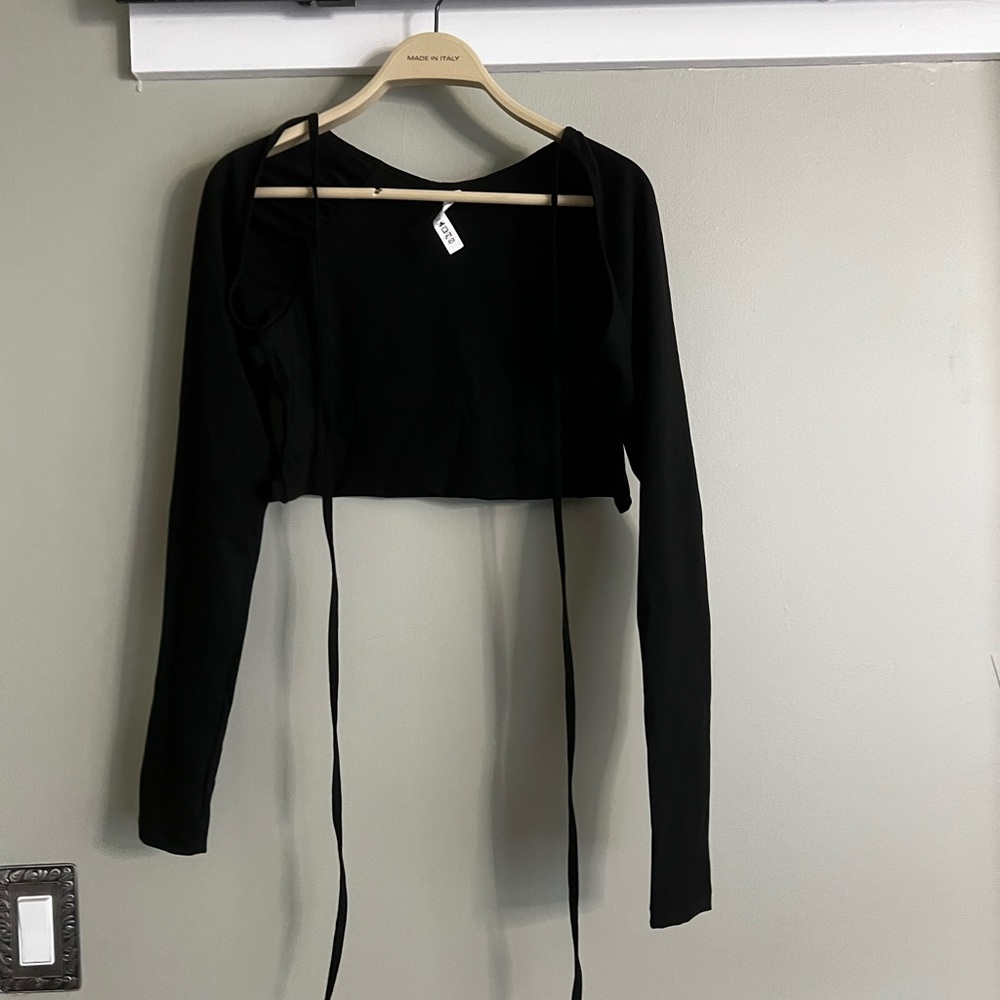 Black Long Sleeve Activewear Lace-up Crop Top M Unknown Brand